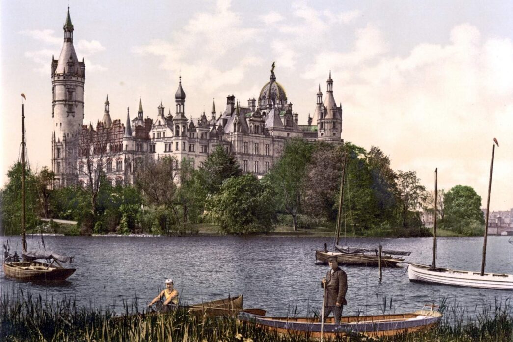 Vista oriental del Castillo de Schwerin, tomada entre los años 1890 y 1905