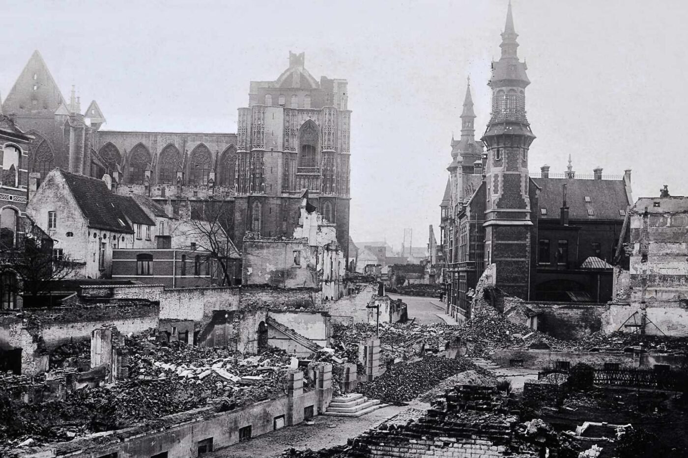 Así fue la destrucción de Lovaina en 1914: el día que ardió el corazón ...