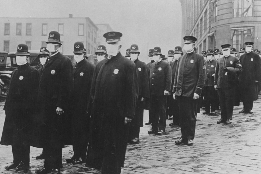 En 1918, una mascarilla bastó para dividir a una nación y exponer las tensiones sociales, políticas y económicas más profundas de su tiempo