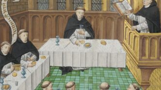 Lejos de la imagen de brutalidad y suciedad que ha perseguido al Medievo durante siglos, las normas de cortesía muestran hasta qué punto la mesa era también un espacio de prestigio, autocontrol y convivencia